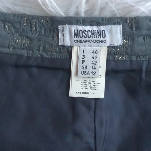 🇺🇸 Moschino Medium Stunning color and fit - Picture 14 of 16